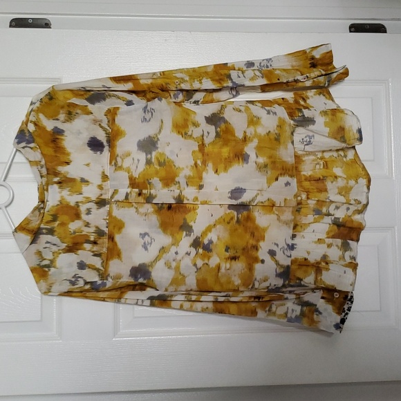 Holding horses button down - Picture 4 of 6